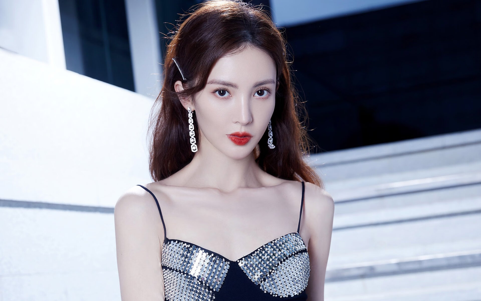 魔术对阵广东队，伦纳德巨星价值完美展现—一场跨联赛对决的篮球盛宴