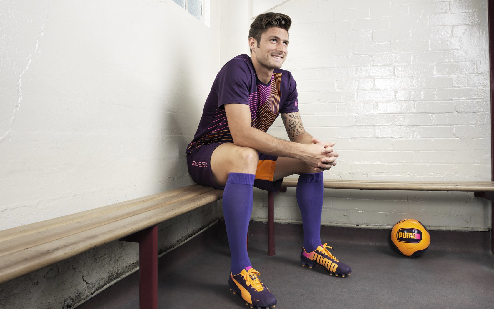 赛道如战场，F1街道赛之夜，拉梅洛以热爱为引擎扛起全队